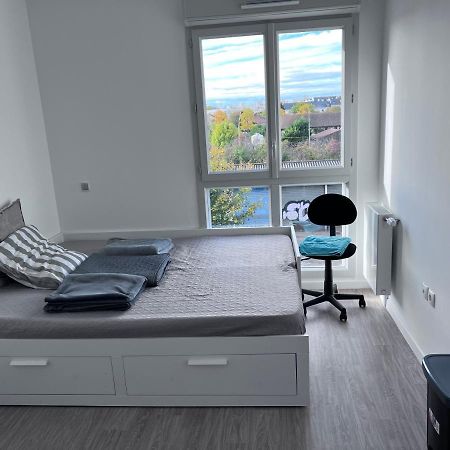 Chambre Privee Dans Un Appartement A 37 Min De Champs Elysees Sartrouville Exterior foto