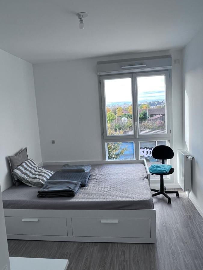Chambre Privee Dans Un Appartement A 37 Min De Champs Elysees Sartrouville Exterior foto